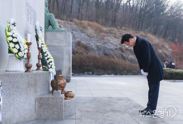 최성운 의장, 현충탑 참배로 갑진년 새해 일정 시작