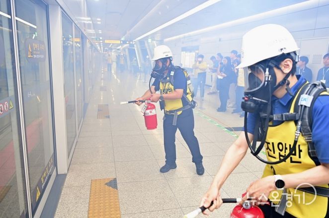 비상 상황 대응 훈련.