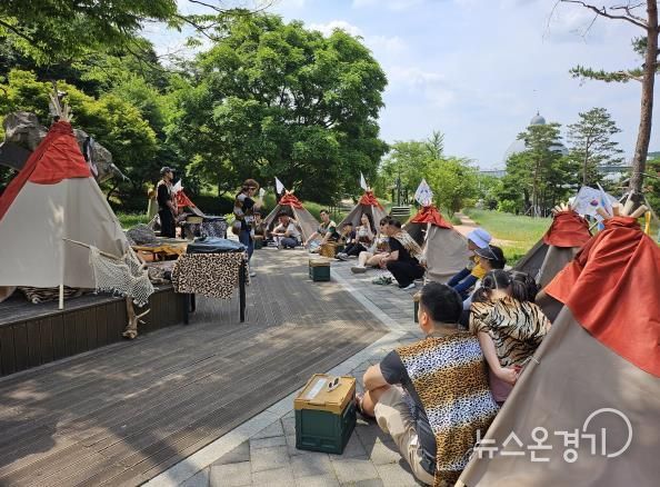 경기도자박물관 선사 캠프 ′막집 짓기′ 체험 사진