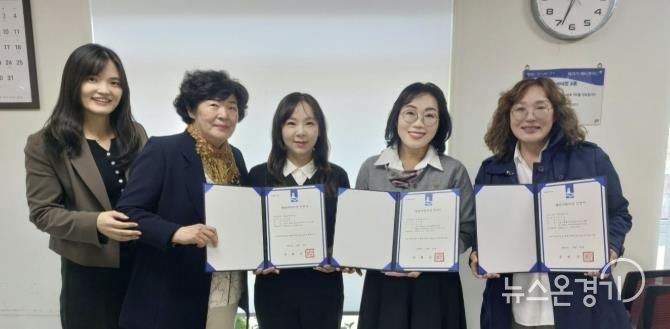 수원시 팔달구, 관내 어린이집 4개소에 '열린어린이집 재선정 지정서' 전달