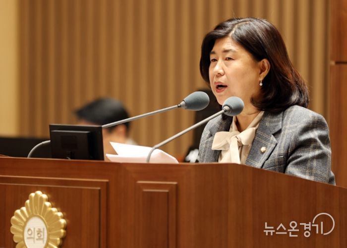 조미옥 수원특례시의회 의원이 제399회 임시회 제2차 본회의에서 5분 자유발언을 하고 있다.